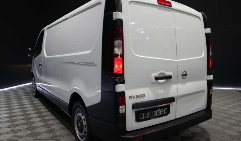 NISSAN – NV300 lleno